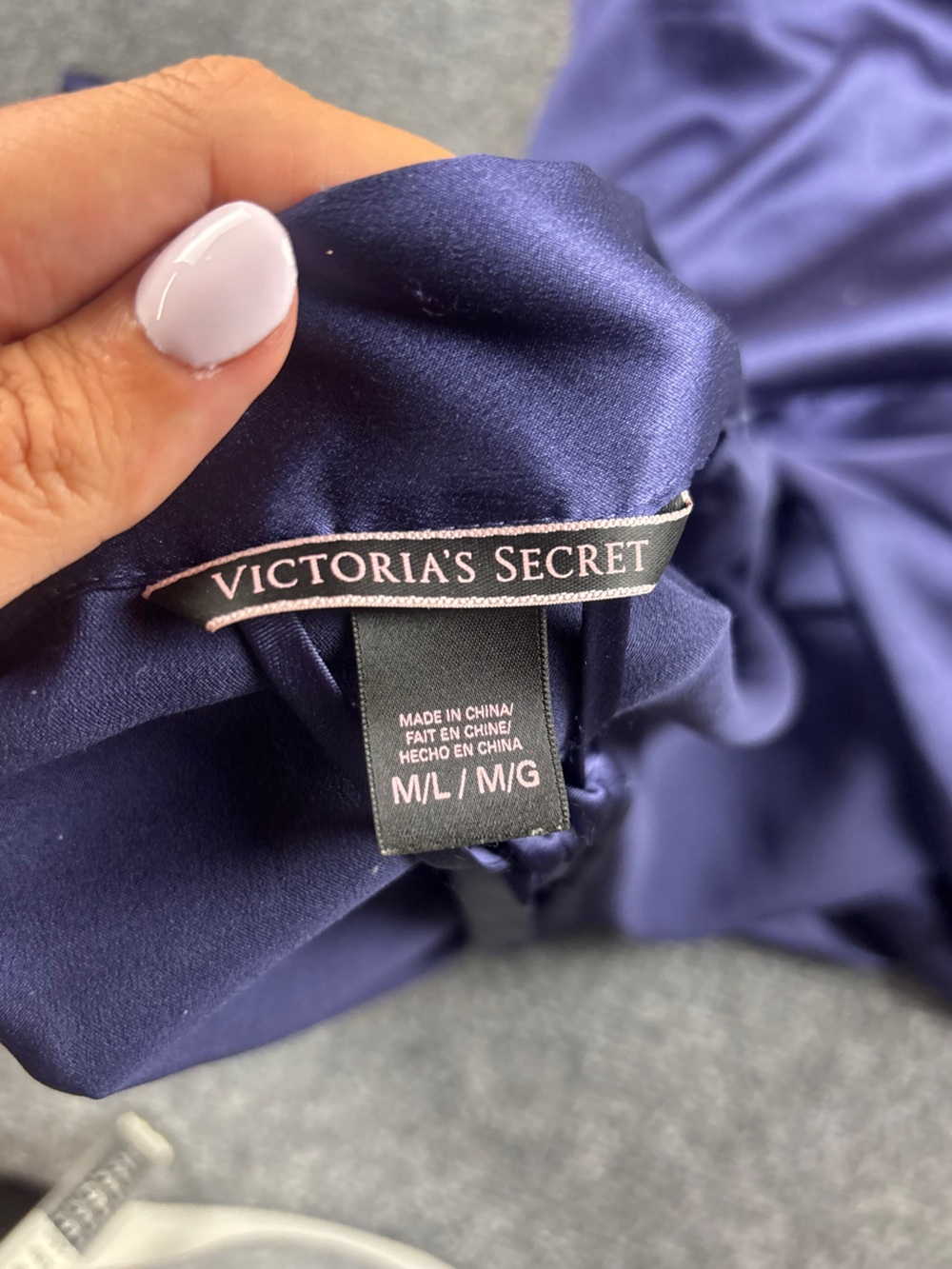 VICTORIA’S SECRET Women’s Purple Satin Like Short Robe Tie Closure size: M/L - Picture 7 of 9